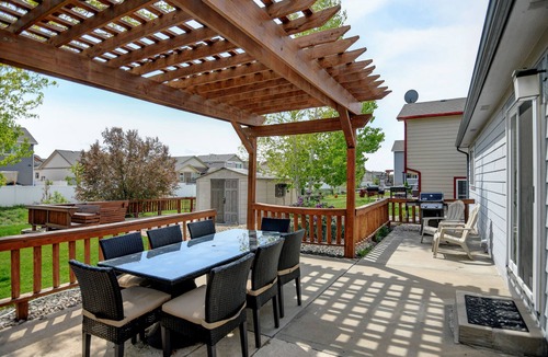 Loveland House | 2 King Suites + Game Room ~ A Gem on Turquoise St. Family friendly!