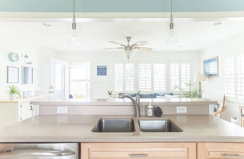 Surry House | 2 King Suites, kids room near Williamsburg