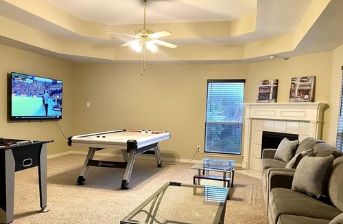 Allen House | 2 KingMaster! Arcade! Pool! 2GameRooms! Grill!