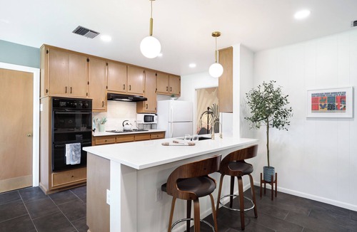 North San Antonio - SAT House | 2 Kings~1 Queen w/Big Backyard+Fire Pit/n10 min's to Med Center/Airport/6 Flags