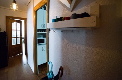 Chantrea Condo | 2 kms away from Pamplona downtown. A big exterior room for San Fermin!