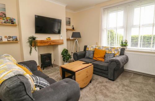 Arnold House | 2 Lane End Cottages