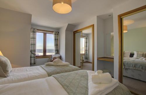 Brora Villa | 2 Links View, Brora