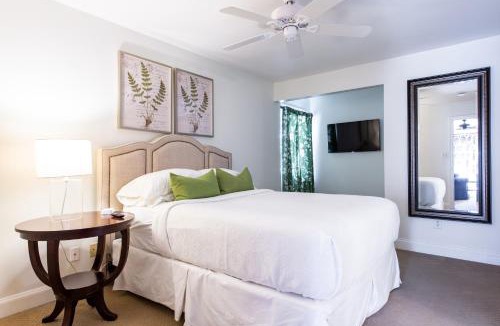 Beechwood Village House | 2 Living Rooms Close 2 Shopping & Restaurants