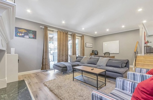 Berryessa House | 2 Living rooms+XL bedrooms+Patio&Grill+3 BA!