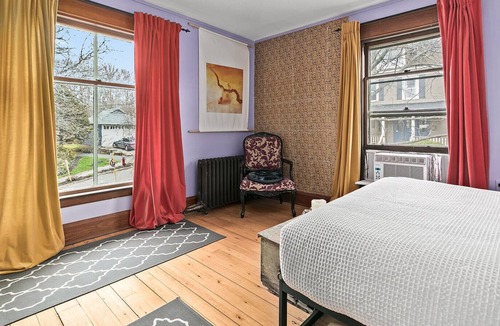 Wolfville Apartment | (2) Locust Suite at Locust & Starr