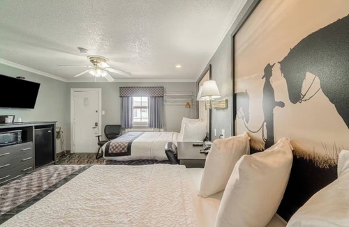 Ira Hotel | 2 Lodgings Available | Beside Buffalo Creek Trails Adventure | 2 Queen Beds