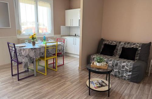 Chambretaud Apartment | 2 logements séparés 2 et 5 couchages au Rez-de-Chaussée à Chambretaud, 5 min Puy du Fou