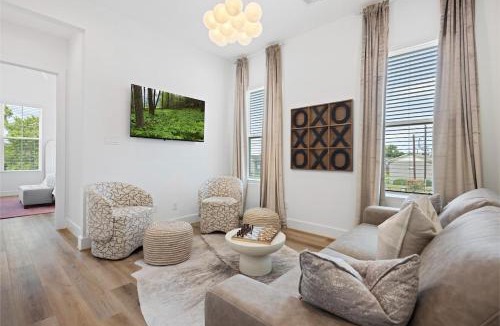 Northside Apartment | 2 Luxury Homes in 1 - Walk to Nightlife & Stadiums