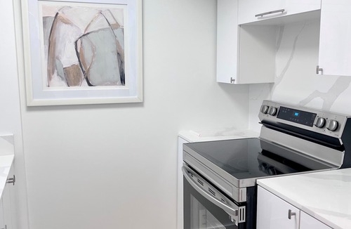 St. Lawrence Condo | 2-Lvl, 2-Bdrm, Furnished Penthouse Condo