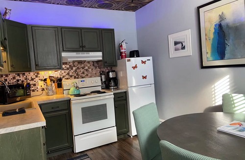 Jim Thorpe Apartment | 2 Master Bedrooms-Kings