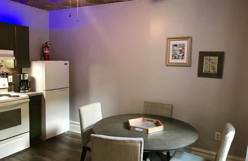 Jim Thorpe Apartment | 2 Master Bedrooms-Kings