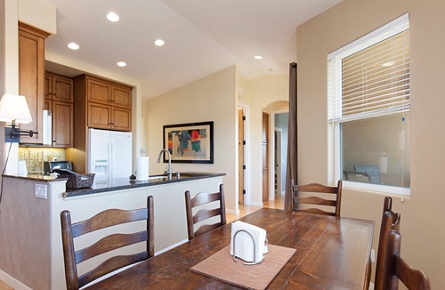 South Oceanside House | 2-Master Suites , 4-bikes, walk to beach/restaurants, A/C