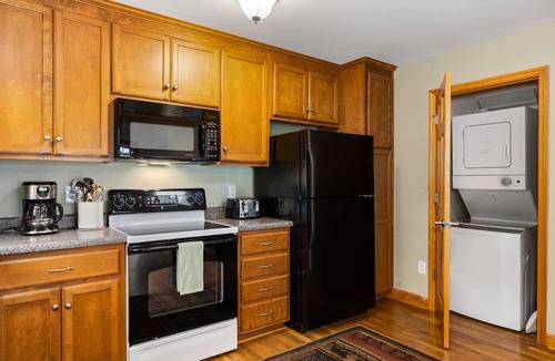 Maggie Valley Cabin | 2 Master Suites - Clean - Cozy - WiFi - Elk - Covered Porch - ezAccess - 5 Stars