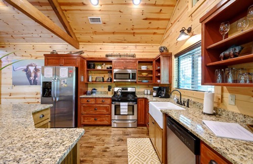 Ringold Cabin | 2 Master Suites, hot tub, fireplace, back deck, wrap around porch, secluded