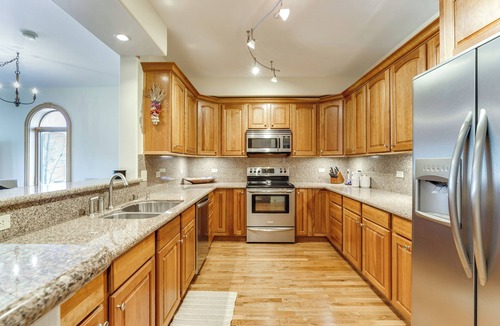Angel Fire Condo | 2 Mi to Angel Fire Resort: Mtn-View Condo!