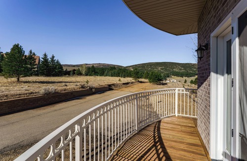 Angel Fire Condo | 2 Mi to Angel Fire Resort: Mtn-View Condo!