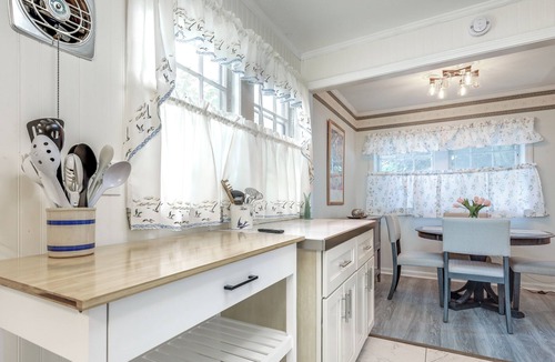 Hyannis Cottage | < 2 Mi to Beach: Cozy Cottage w/Patio on Cape Cod