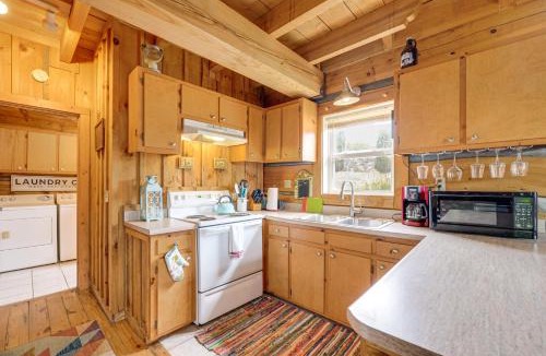 Vesta House | 2 Mi to Blue Ridge Pkwy! Mtn Escape w/Fireplace