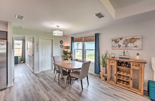 San Patricio County House | 2 Mi to Boating: 'RR Sea House' in Aransas Pass!