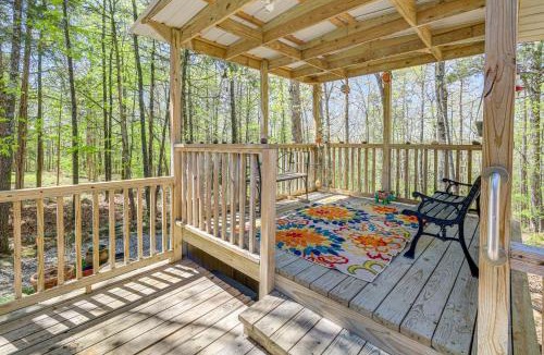 Higden House | 2 Mi to Cherokee Landing! Secluded Forest Escape