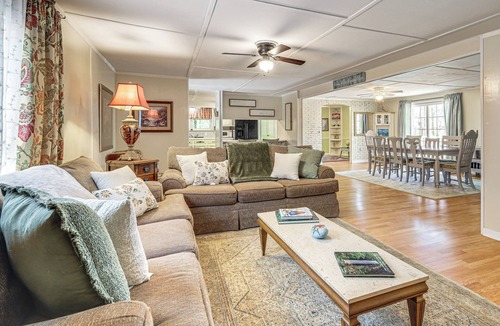 Higden House | 2 Mi to Cherokee Landing! Secluded Forest Escape