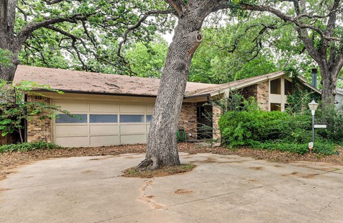 Denton House | 2 Mi to Denton Square! Spacious Home w/Backyard