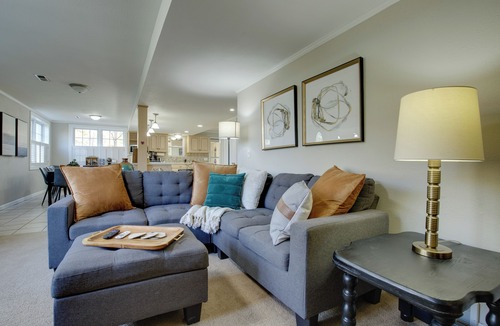Manhattan Cottage | 2 Mi to Downtown: 4BR Country Home Near K-state