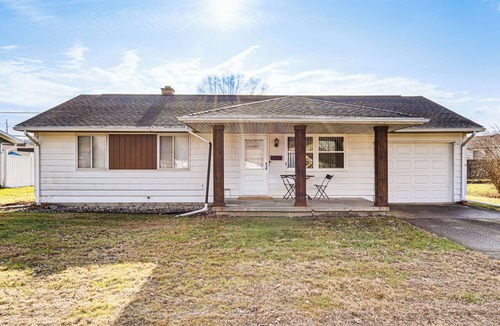 Logansport House | 2 Mi to Downtown Logansport: Quiet Home w/Grill