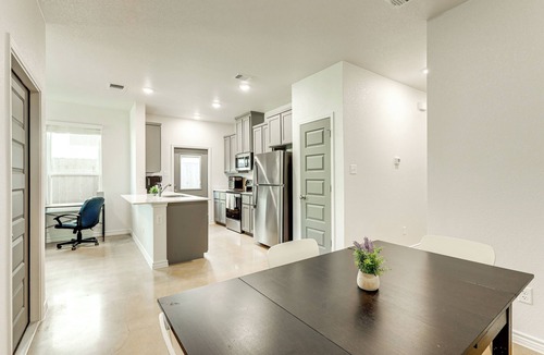 Temple House | 2 Mi to Downtown Temple: Newly Built Townhome!
