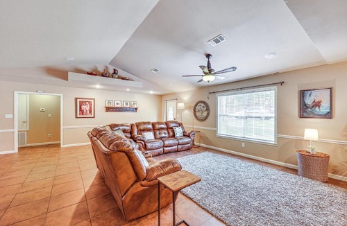 El Dorado House | 2 Mi to Downtown: Work & Play at El Dorado Getaway