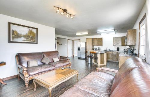 Buffalo Apartment | 2 Mi to Dtwn Buffalo: Mtn-View Retreat w/Patio!