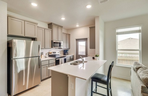 Temple House | 2 Mi to Dtwn Dining! Pet-Friendly Temple Townhome