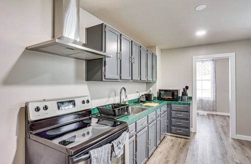 Lemoyne House | 2 Mi to Dtwn Harrisburg! Convenient Duplex