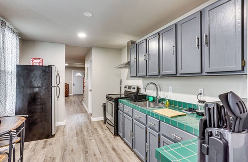 Lemoyne House | 2 Mi to Dtwn Harrisburg! Convenient Duplex