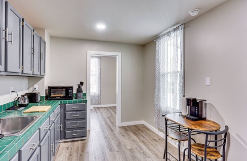 Lemoyne House | 2 Mi to Dtwn Harrisburg! Convenient Duplex