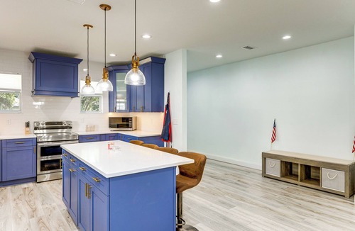 Urban Core Cottage | 2 Mi to Dtwn Jax: Game-ready Retreat w/Yard