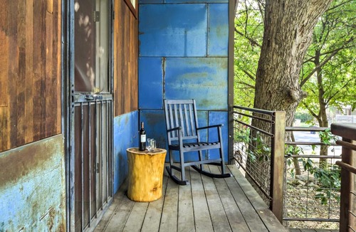 Blackshear-Prospect Hill Apartment | 2 Mi to Dtwn: Pet-Friendly Austin Studio w/Yard