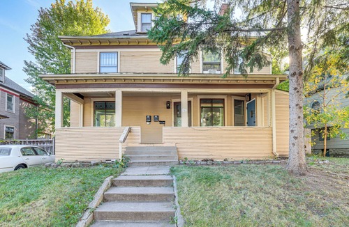 Lowry Hill East Apartment | 2 Mi to Dtwn! Walkable Minneapolis Apt w/ Deck