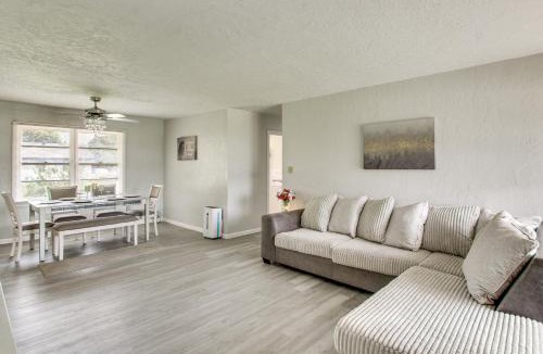 Lawton House | 2 Mi to Ft Sill: Yard w/fence 5 mins to Walmart