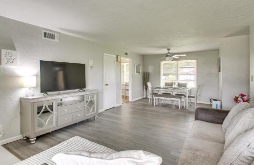 Lawton House | 2 Mi to Ft Sill: Yard w/fence 5 mins to Walmart