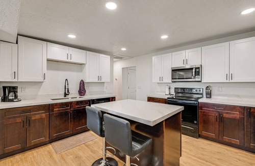 West Jordan Cottage | 2 Mi to Gardner Village: Recently Remodeled Home!