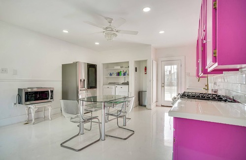 Jennings House | 2 Mi to Gator Chateau: Vibrant Home w/Balcony