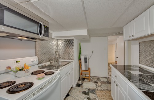 Hummelstown House | 2 Mi to Hersheypark: Group Getaway w/Deck