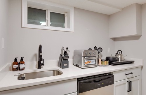 Woodbridge House | 2 Mi to Historic Occoquan District: Modern Duplex