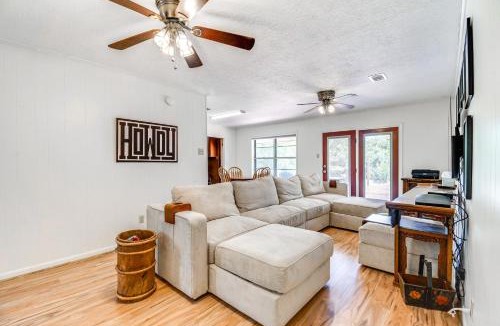 College Station House | 2 Mi to Kyle Field: Bryan Home w/Fenced Yard