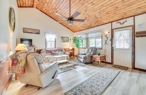 Peru House | 2 Mi to Lake Champlain Cabin with River Access!