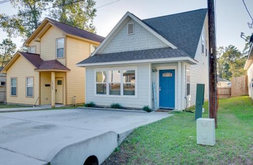 Montgomery House | 2 Mi to Lake Conroe Access: Home w/Pool Table!