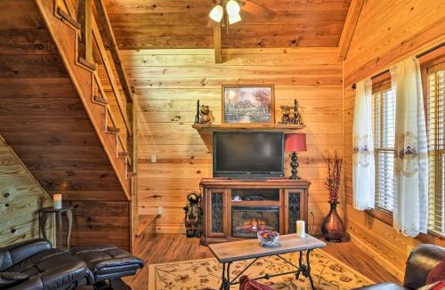 Hot Springs House | 2 Mi to Lake Hamilton! Log Cabin w/Cozy Loft