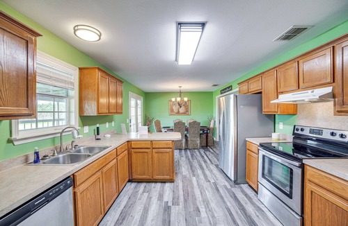 Dogwood House | 2 Mi to Lake Monticello: Home w/Large Decks!